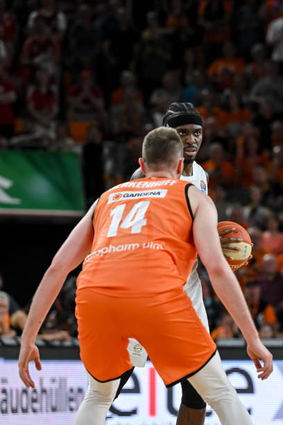 更是一位不 更是一位不